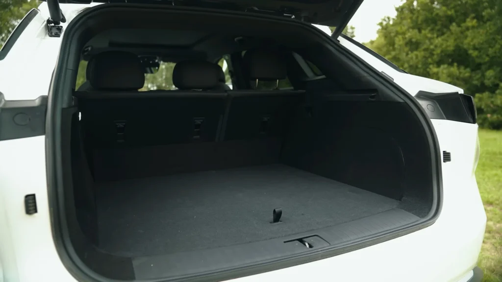 Omoda 9 SUV boot space capacity