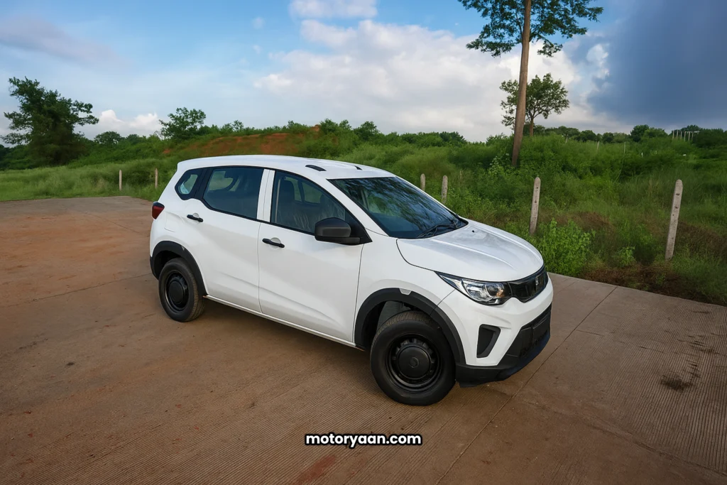 2025 Renault Triber Base Model front angle and complete side profile
