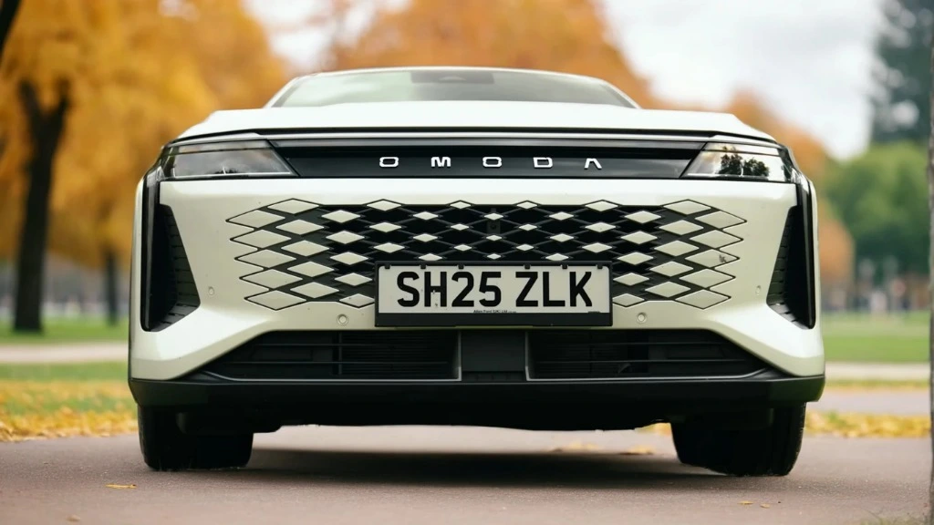 Omoda 9 SUV front profile with grille design
