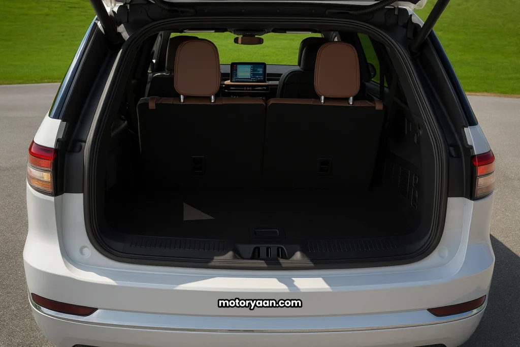 2025 Lincoln Aviator spacious boot space with foldable rear seats.