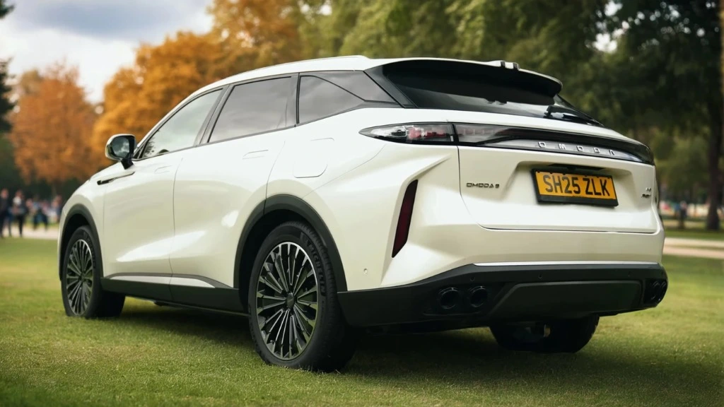 Omoda 9 SUV side and rear profile
