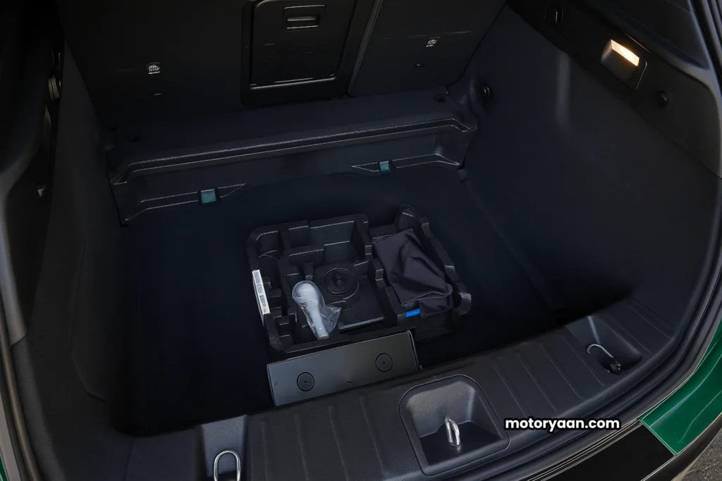 2025 Alfa Romeo Tonale boot space capacity view