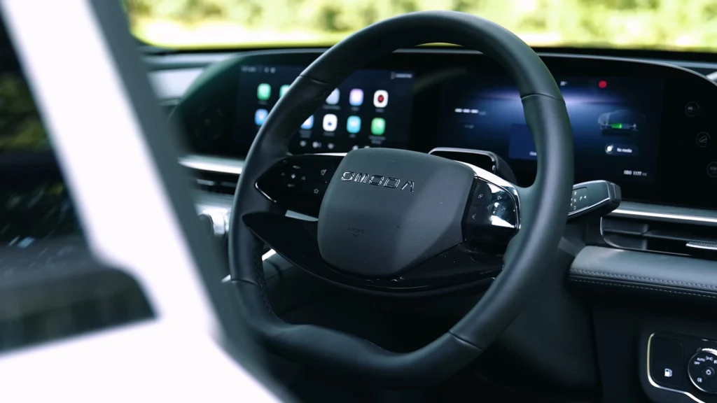 Omoda 9 SUV steering wheel interior design