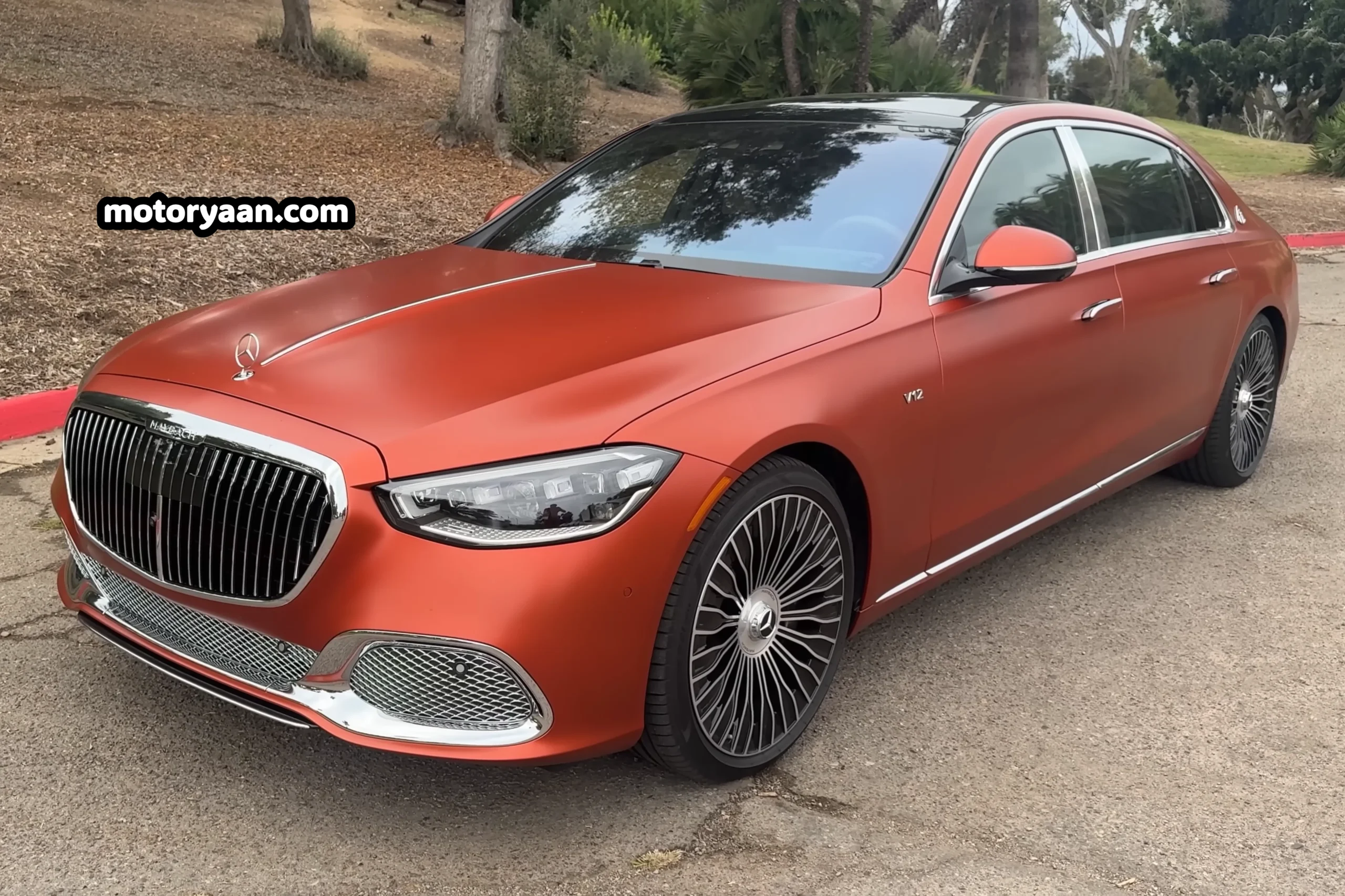 2025 Mercedes Maybach S680 Manufaktur front and side profile view