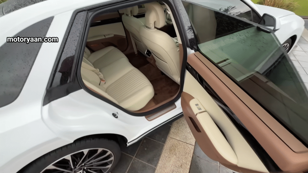 Hyundai Grandeur Calligraphy second row seats