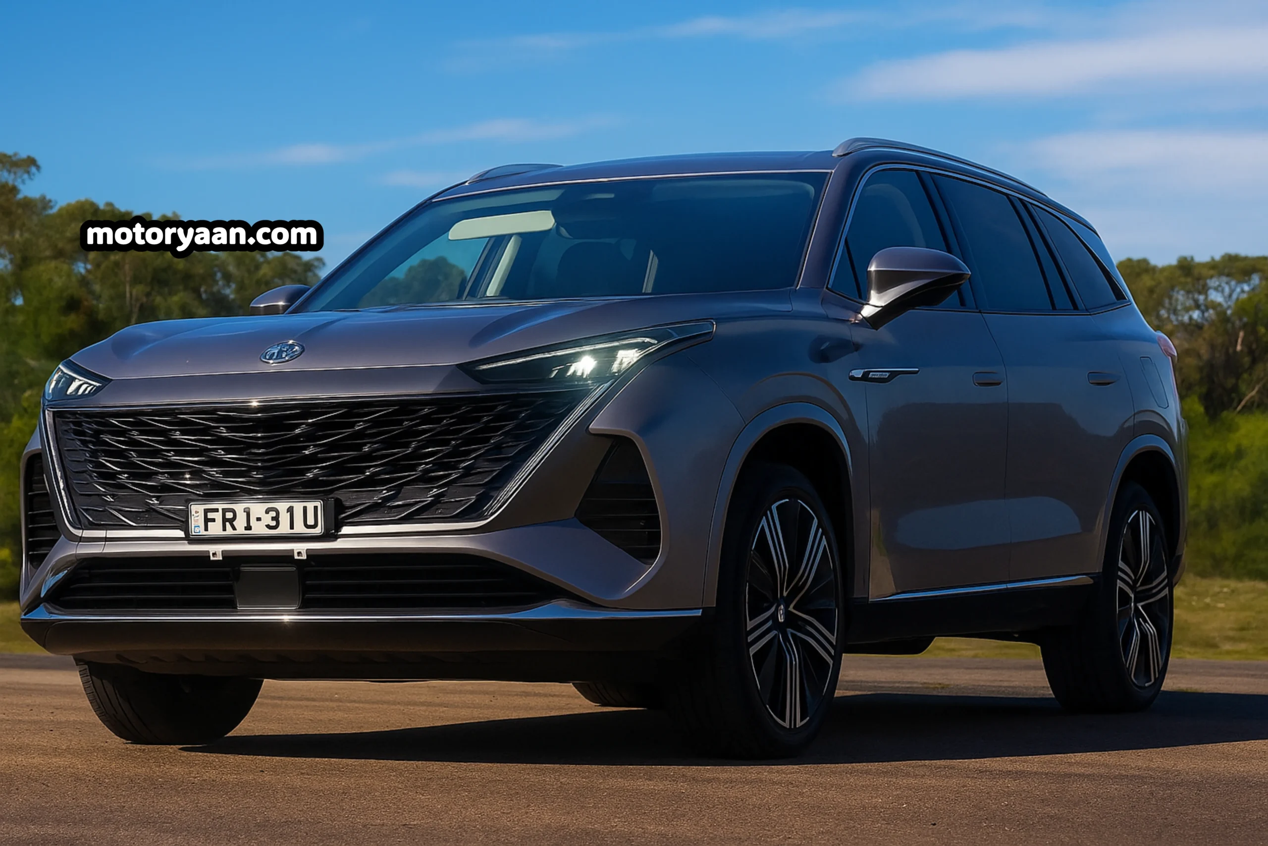 2025 MG QS Essence front and side angle exterior view