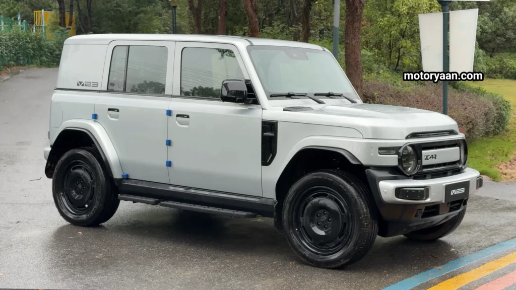 iCar V23 Review side profile showing compact dimensions and squared body style