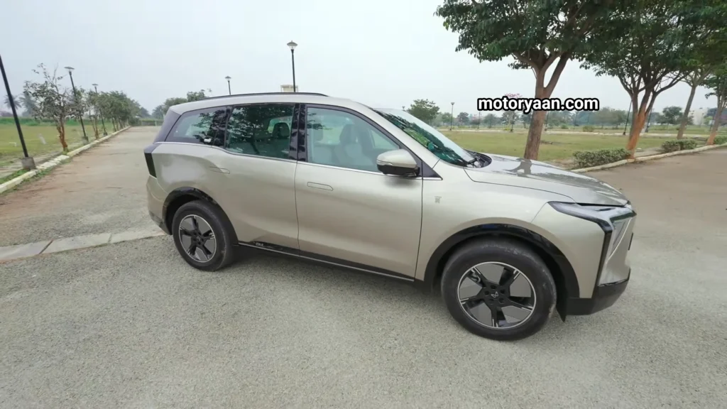 Mahindra XUV 9S Review front and side angle