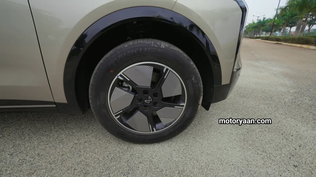 Mahindra XUV 9S Review alloy wheels close-up