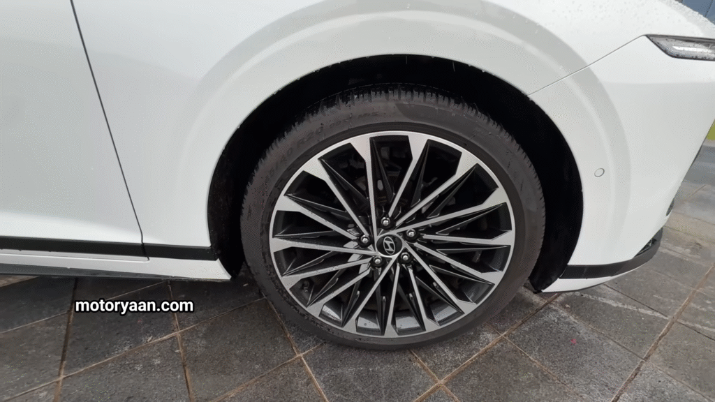 Hyundai Grandeur Calligraphy alloy wheel design