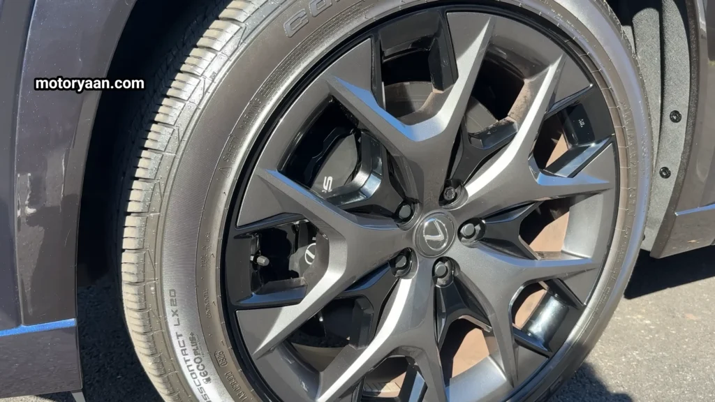 2026 Lexus TX500h F Sport alloy wheel close-up design