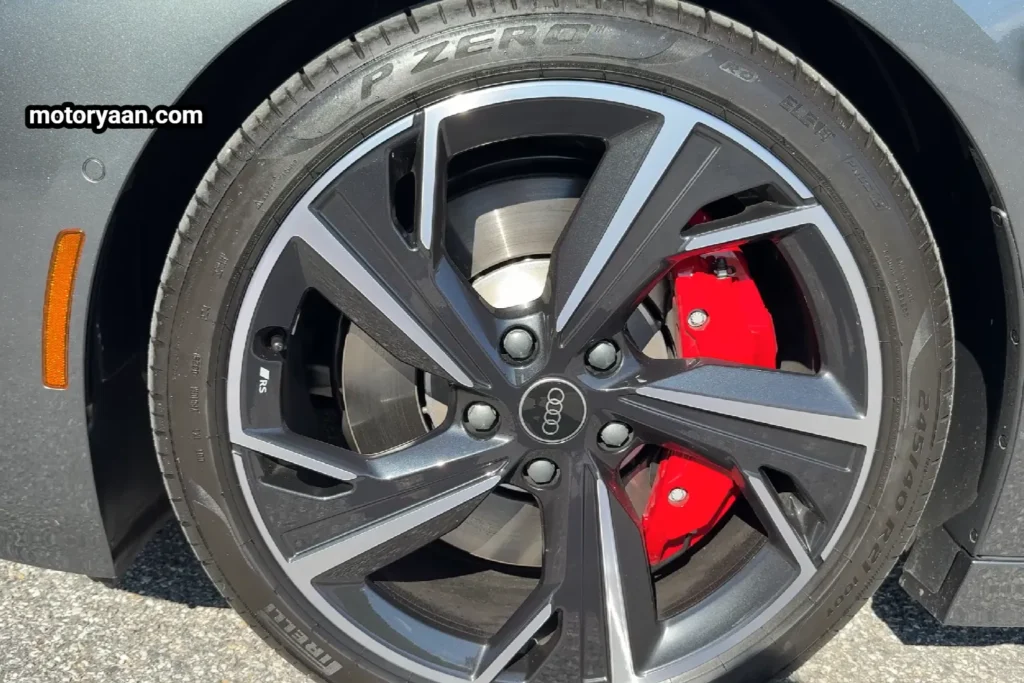 2025 Audi S6 e-tron alloy wheel design close-up