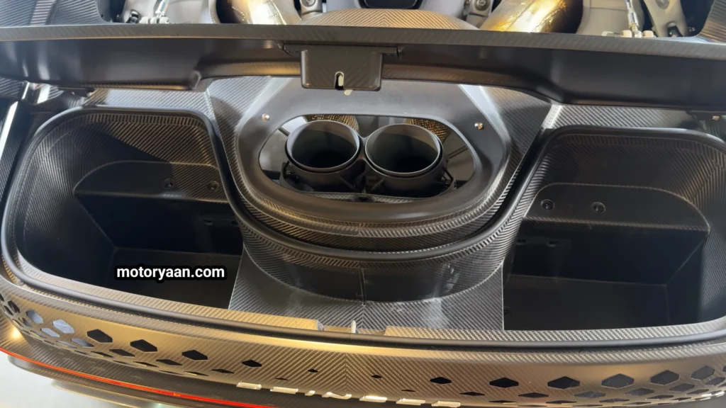 Zinger 21C Review exhaust tips and boot space