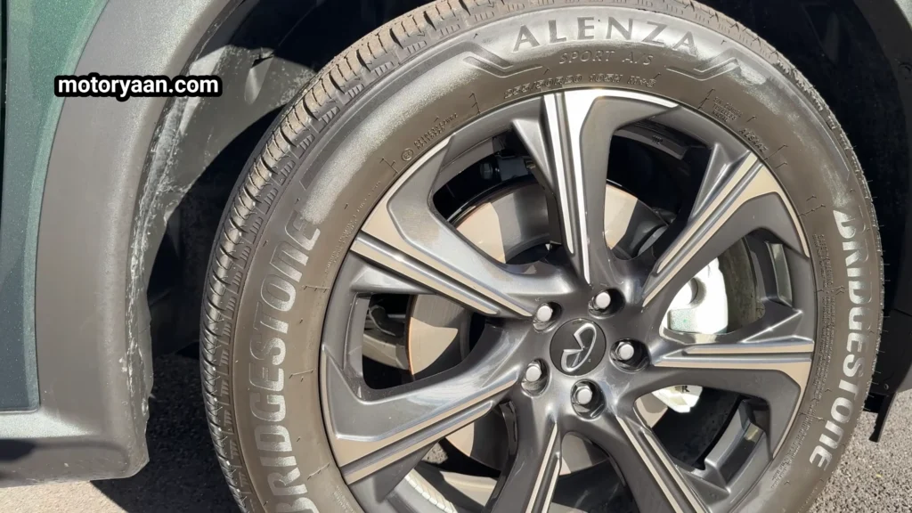 2026 Infiniti QX60 Review close-up of the 20-inch alloy wheels