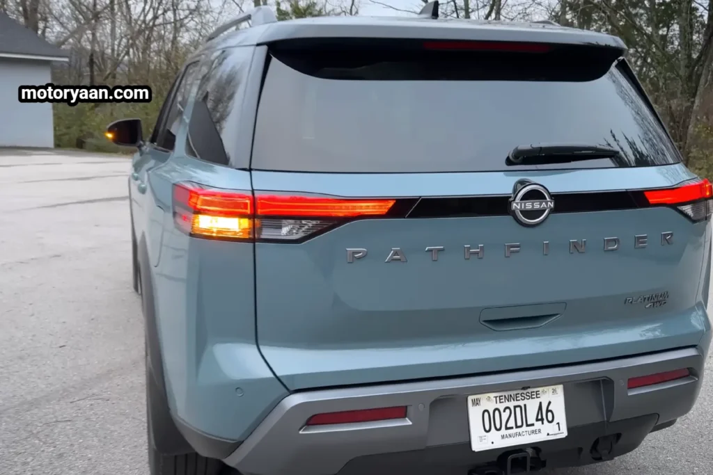 2026 Nissan Pathfinder rear profile with LED tail lights and Pathfinder badging