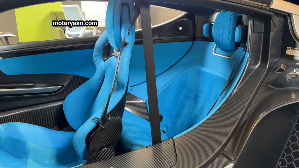 Zinger 21C Review front and rear seats