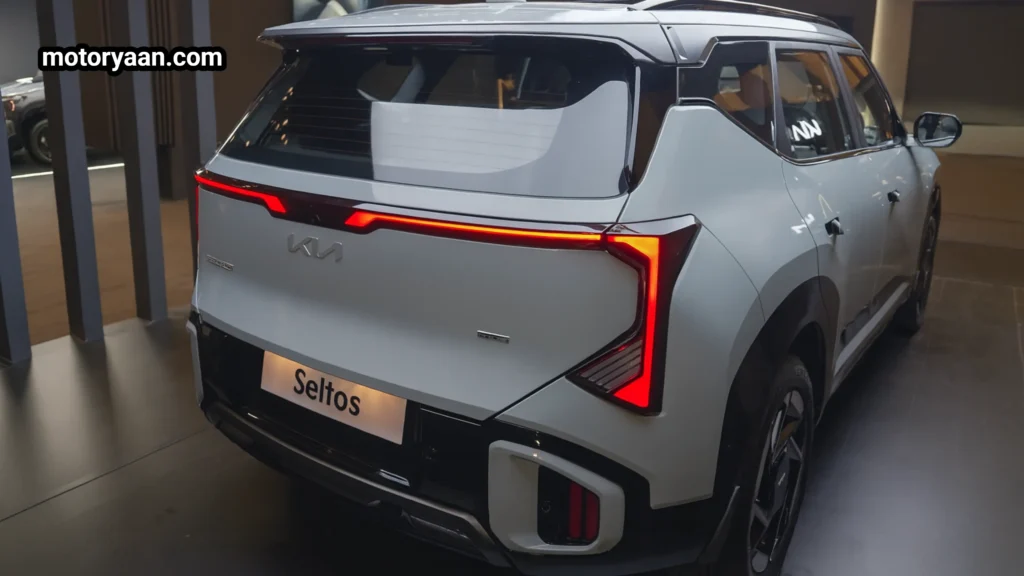 New Gen Kia Seltos 2026 connected LED tail lamp rear design