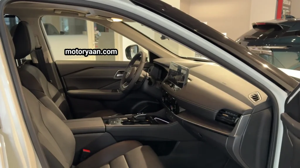 Front seats and cabin layout of 2026 Nissan X Trail e Power