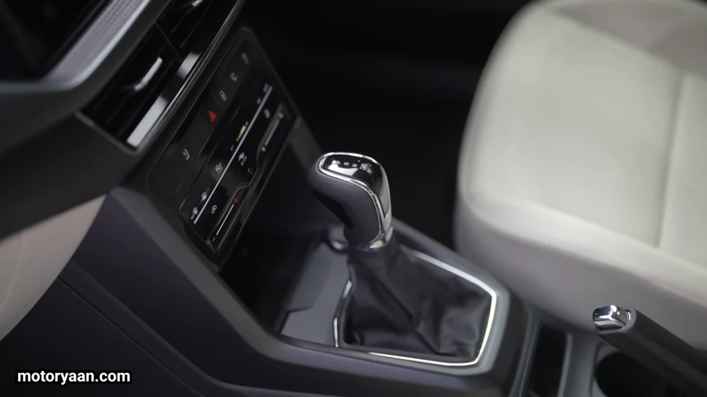 Gear lever and climate control panel of the 2026 Skoda Kushaq Facelift