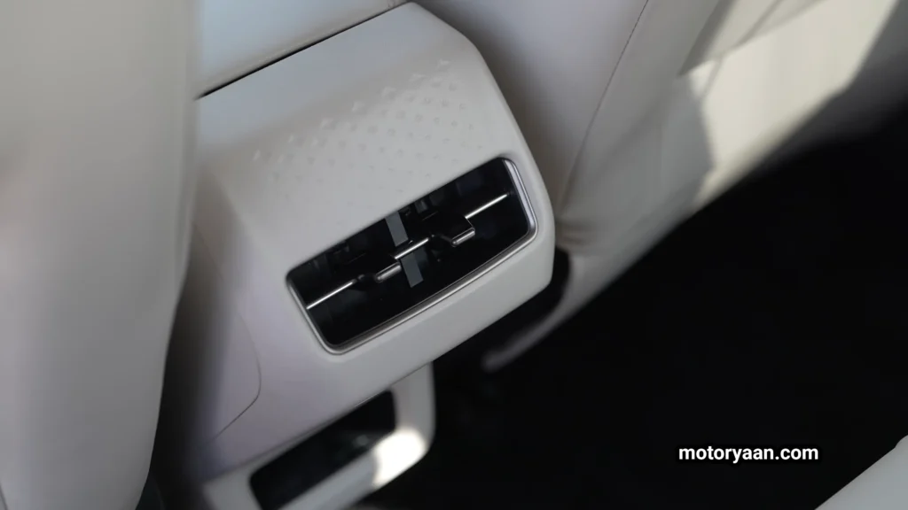 Mahindra XUV 7XO facelift rear AC vents for second row passengers