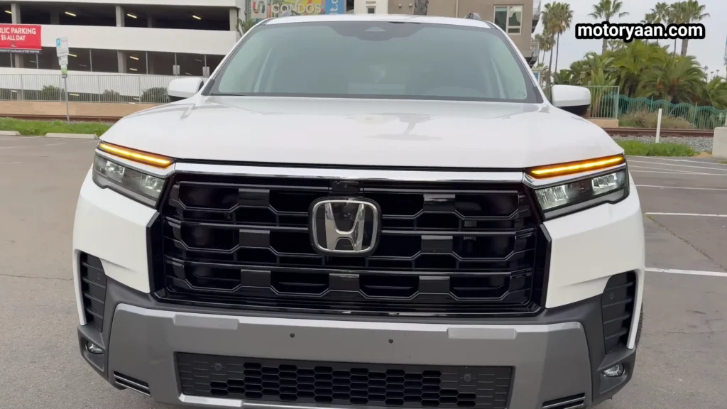 2026 Honda Pilot front profile with redesigned grille and LED headlights