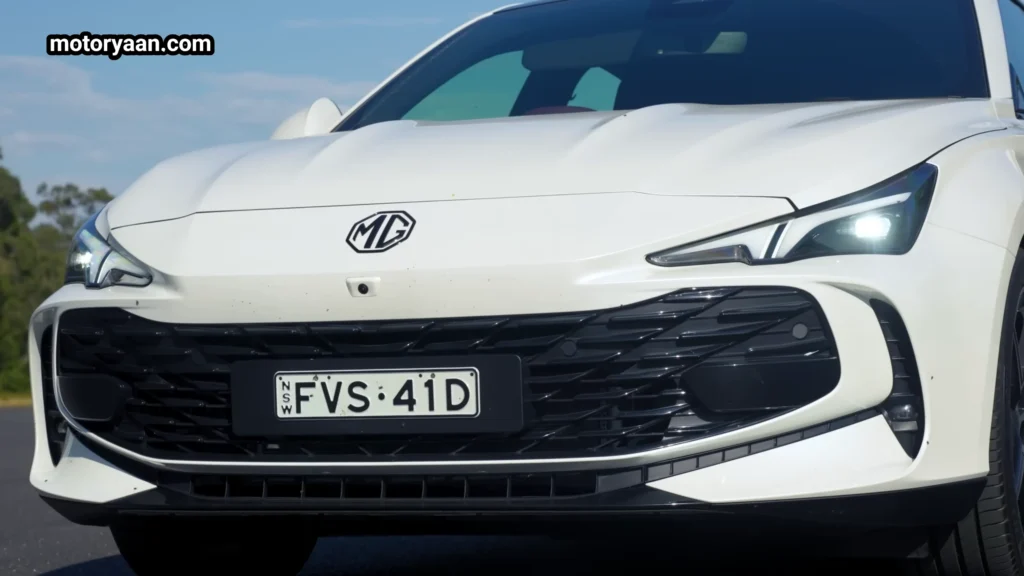 MG7 front fascia close up with grille and LED headlights