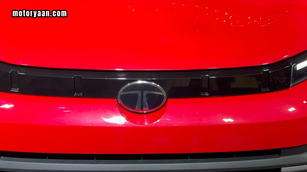 2026 Tata Punch Facelift 2D Tata logo with gloss black bumper trim