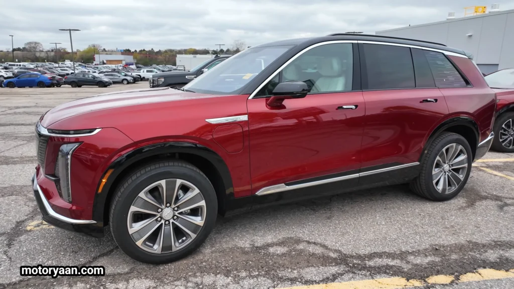 2026 Cadillac Vistiq side profile showcasing long wheelbase and SUV proportions