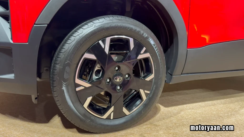2026 Tata Punch Facelift alloy wheel design close-up