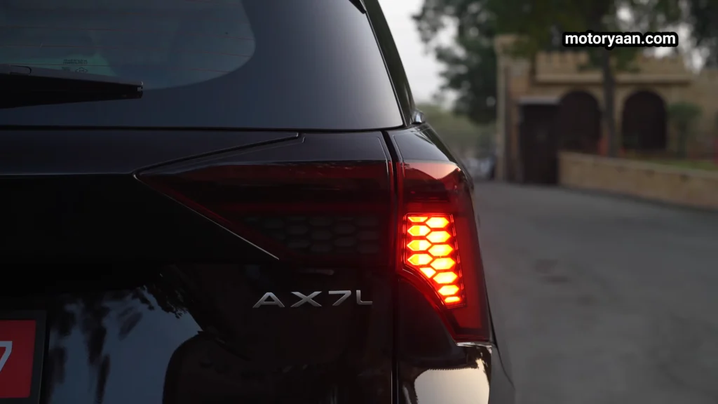 Mahindra XUV 7XO facelift LED tail light close-up with connected light bar design