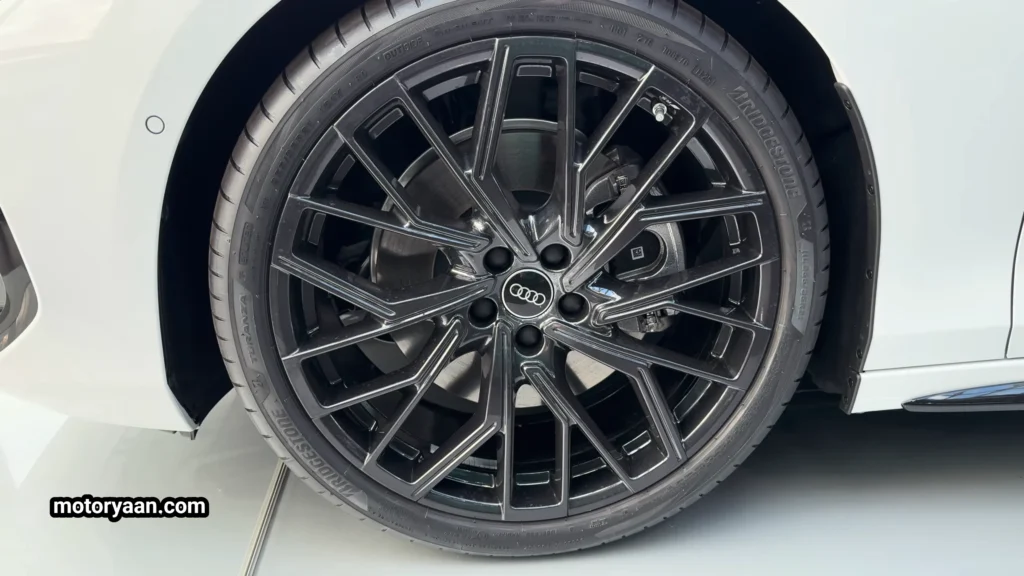 2026 Audi A6 Avant alloy wheel close-up design
