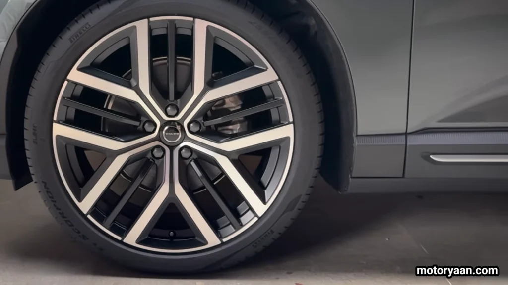 2027 Volvo EX60 alloy wheels close up showing aerodynamic wheel design