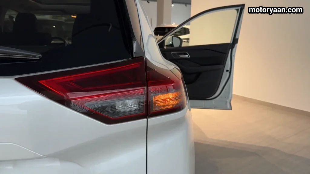 Rear tail lights of 2026 Nissan X Trail e Power with LED elements