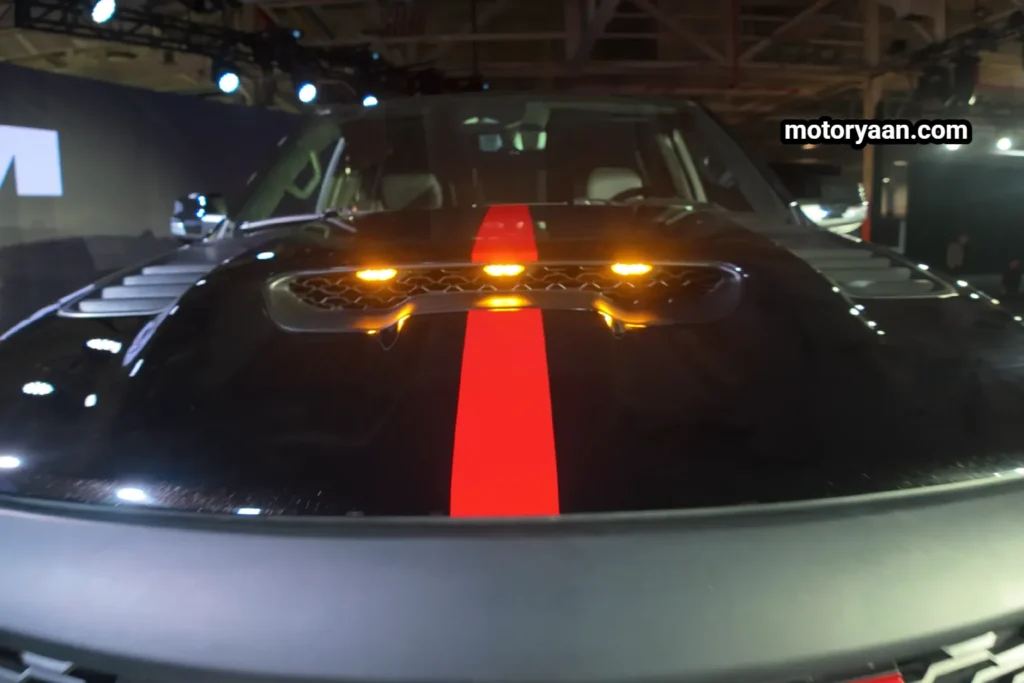 2027 Ram 1500 SRT TRX bonnet striping and hood scoop