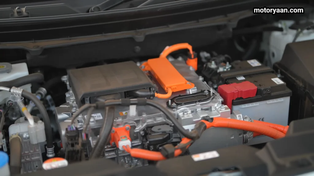 Toyota Urban Cruiser EVella front compartment under the bonnet