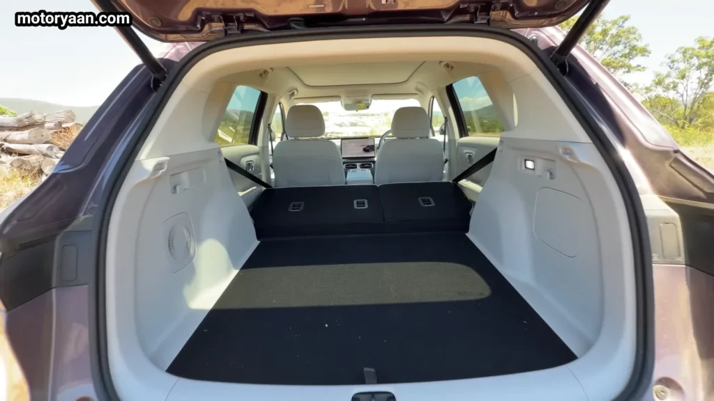Leapmotor B10 Boot Space with Rear Seats Folded