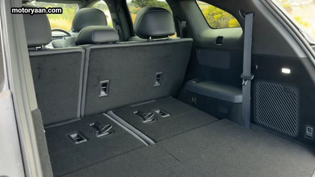 BYD Sealion 8 boot space with third row folded