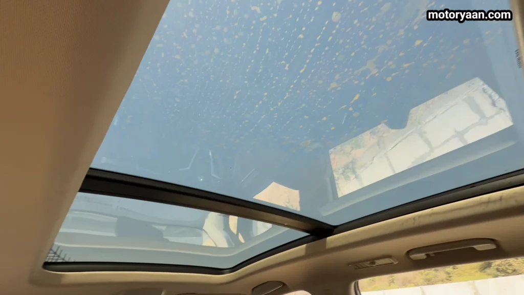 MG Majestor panoramic sunroof open