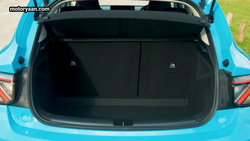 MG4 Urban boot space with open tailgate