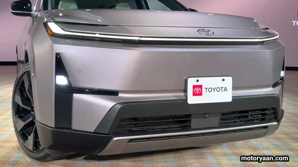2027 Toyota Highlander EV close up of LED headlights and front lighting bar
