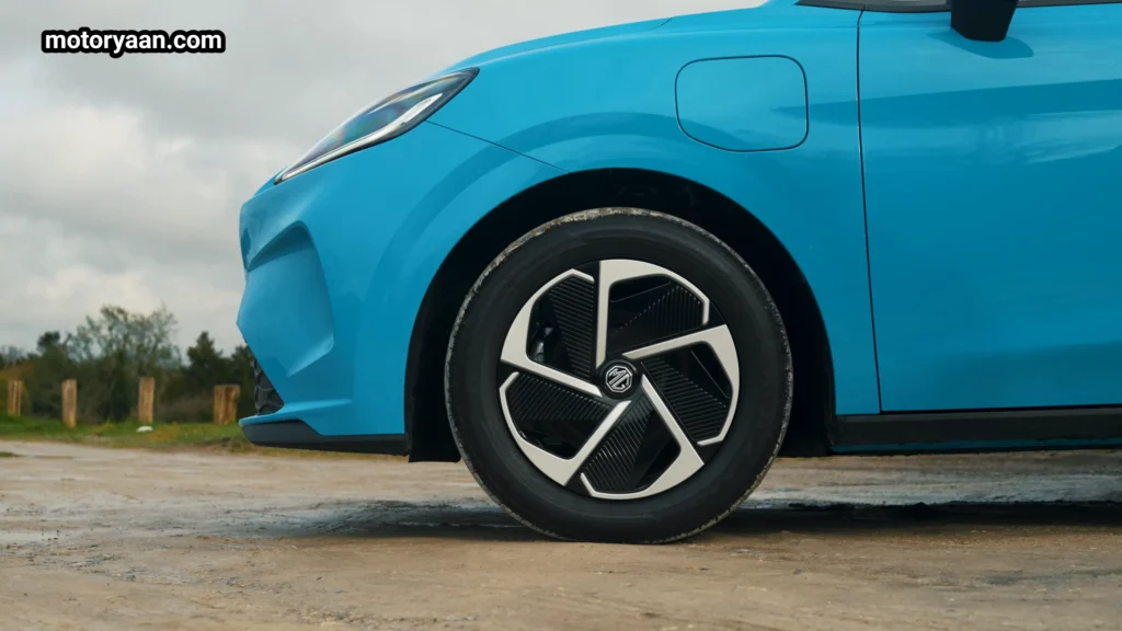 MG4 Urban alloy wheel close up