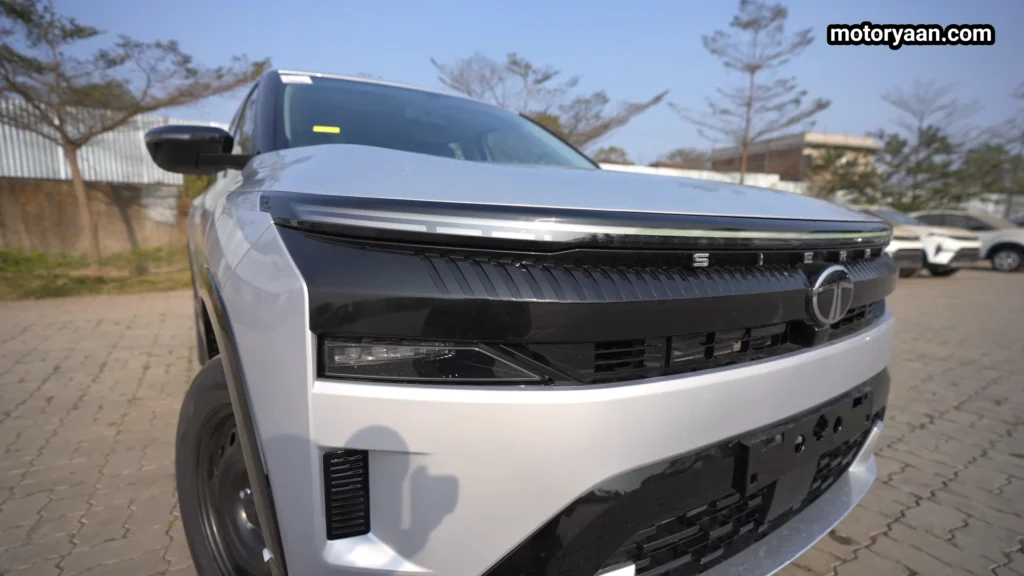 Front Grille and Headlamp Close Up