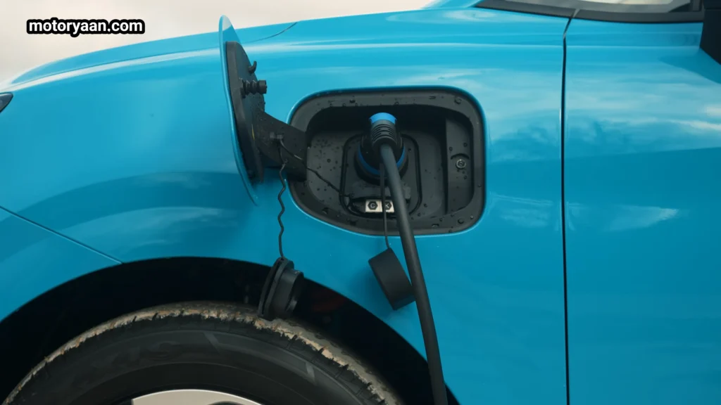 MG4 Urban charging port and charging socket open