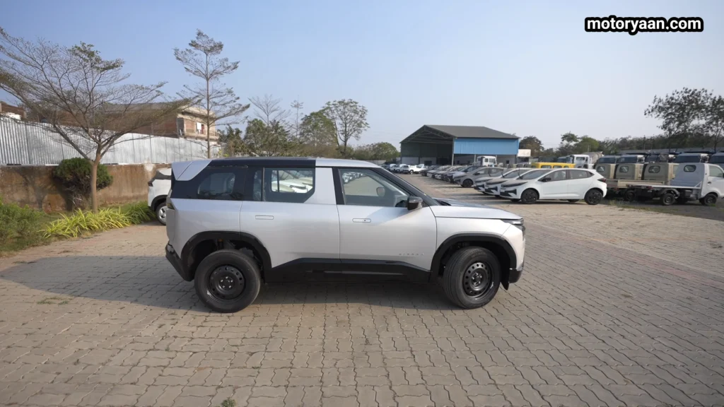 Side Profile with Dual Tone Roof