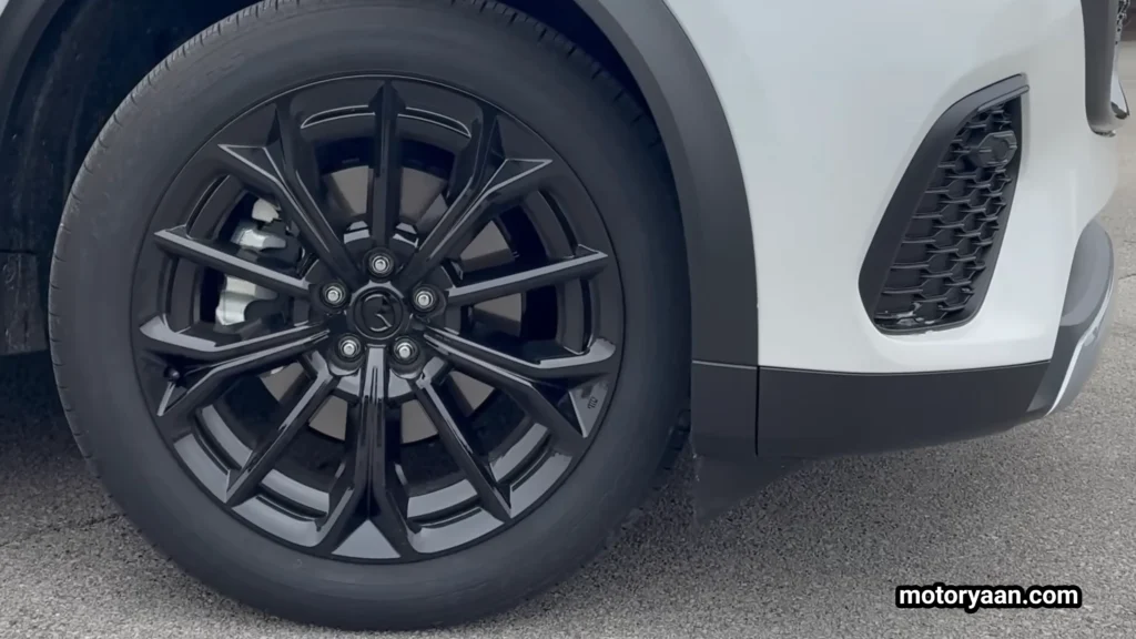 2026 Mazda CX 70 alloy wheel close up