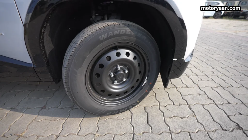 Steel Wheels of the Base Variant