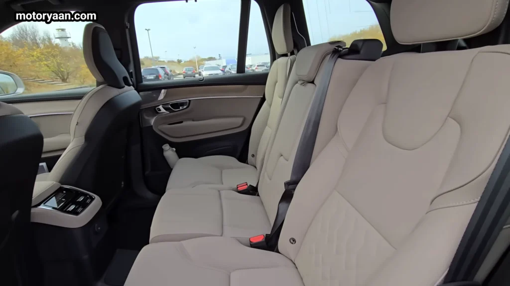 Volvo XC90 Second Row Seating Space