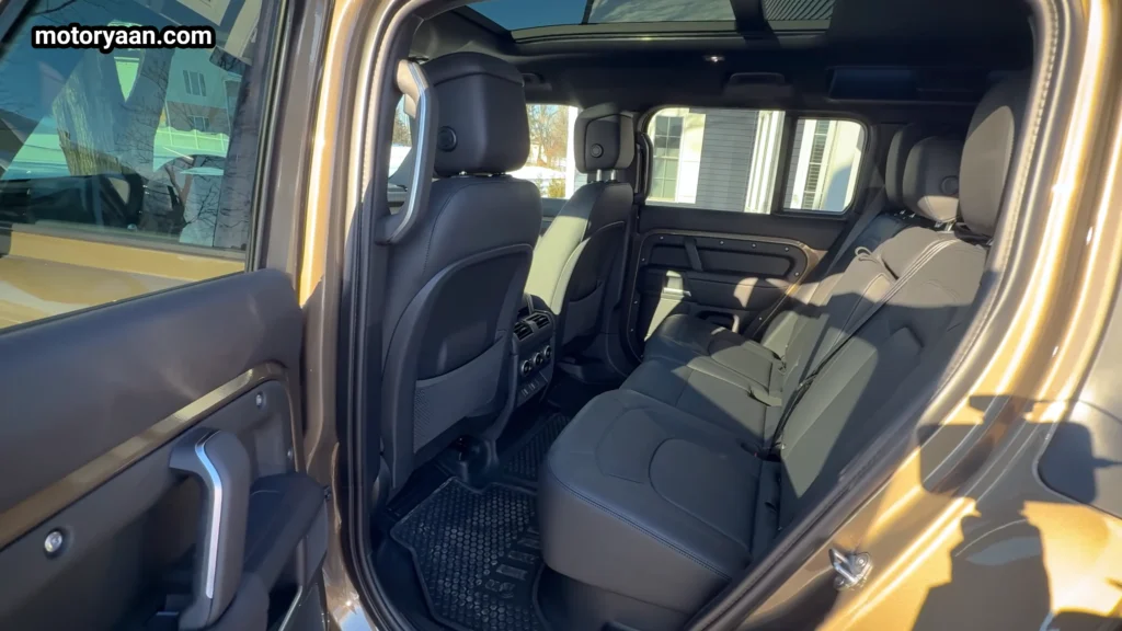 Defender 110 X Dynamic SE second row seating with spacious rear cabin