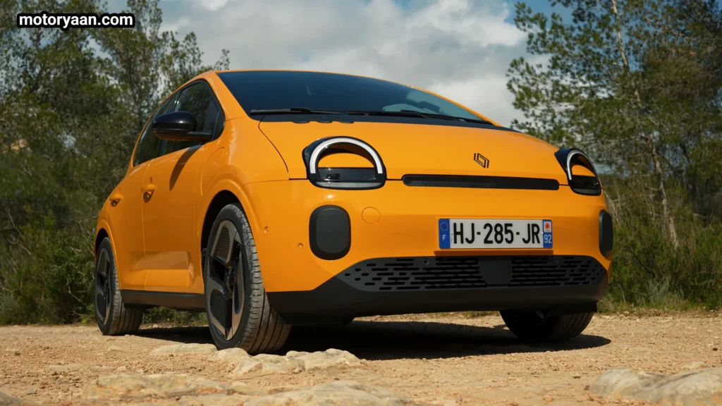 Renault Twingo EV front fascia with partial side profile and signature lighting