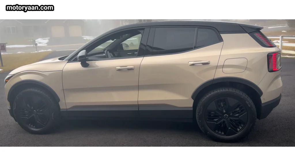 2026 Volvo EX30 Cross Country side cladding and body lines close up